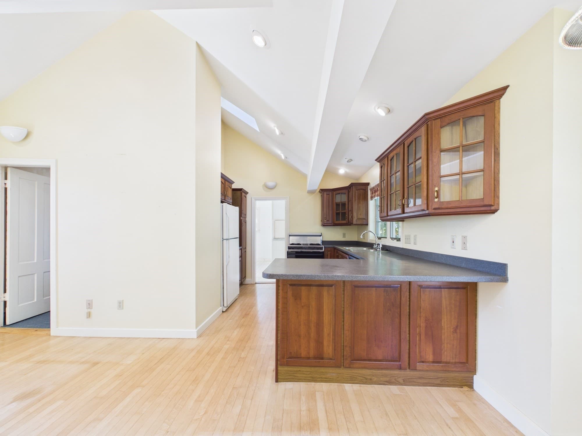 Single Family Residence at 56 Glover St, Southbridge MA 01550, photo 7 of 32