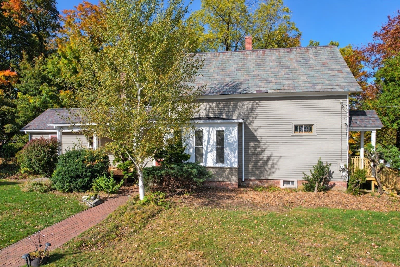 Single Family Residence at 56 Glover St, Southbridge MA 01550, photo 3 of 32
