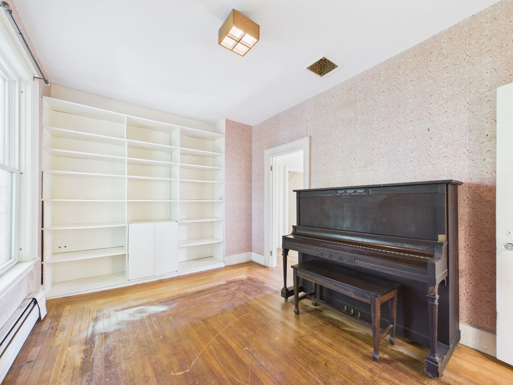 Single Family Residence at 56 Glover St, Southbridge MA 01550, photo 14 of 32