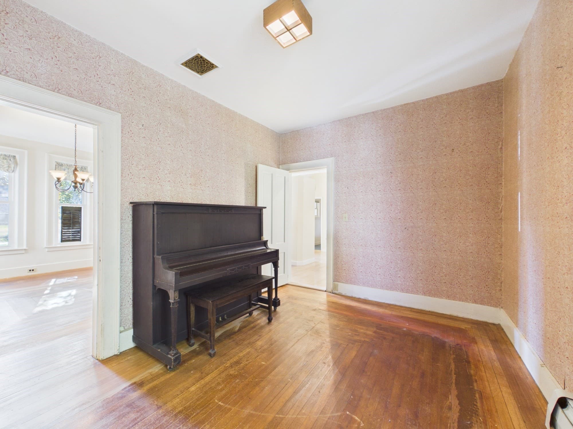 Single Family Residence at 56 Glover St, Southbridge MA 01550, photo 15 of 32