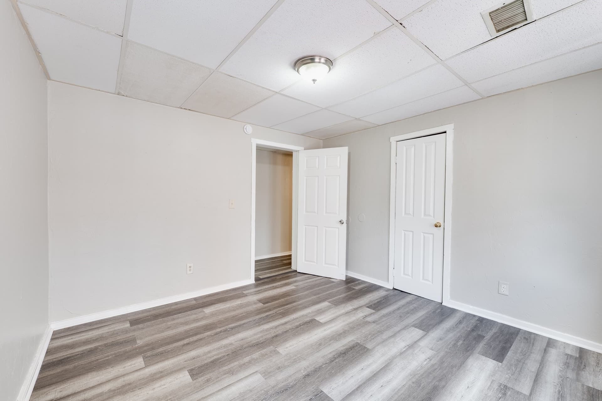 Apartment at 468 Liberty Street # 1R, Springfield MA 01104, photo 6 of 12