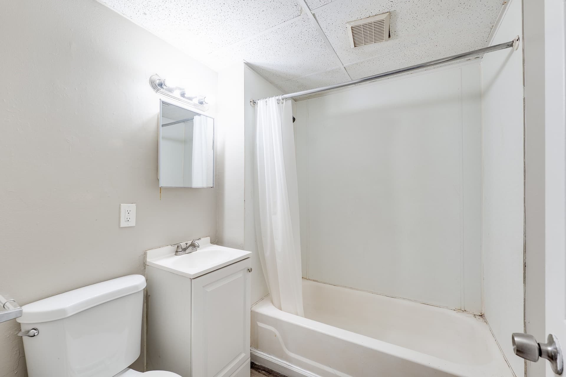 Apartment at 474 Liberty Street # 2L, Springfield MA 01104, photo 4 of 12