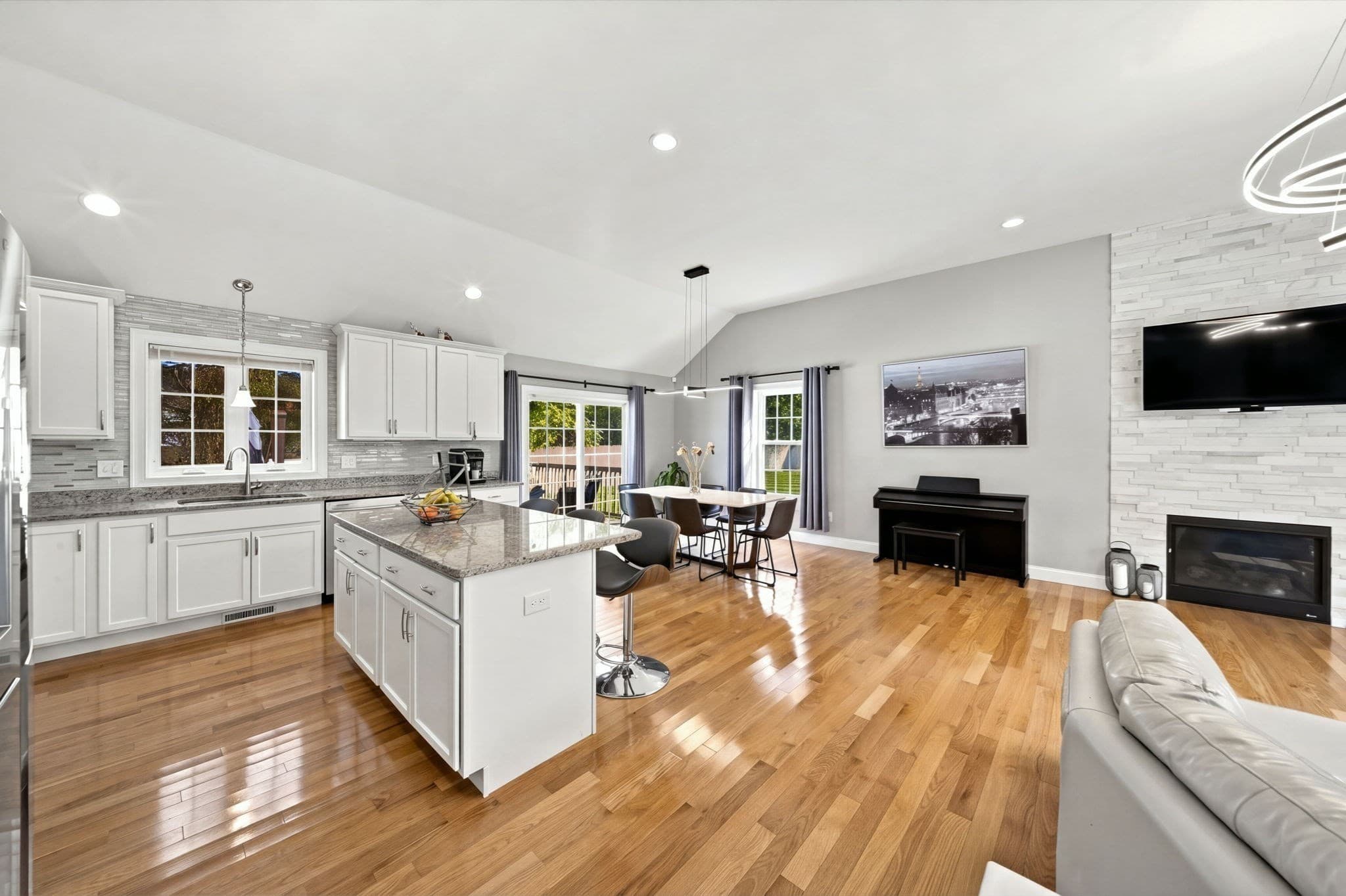 Single Family Residence at 23 Grandview, Middleton MA 01949, Middleton, photo 9 of 29