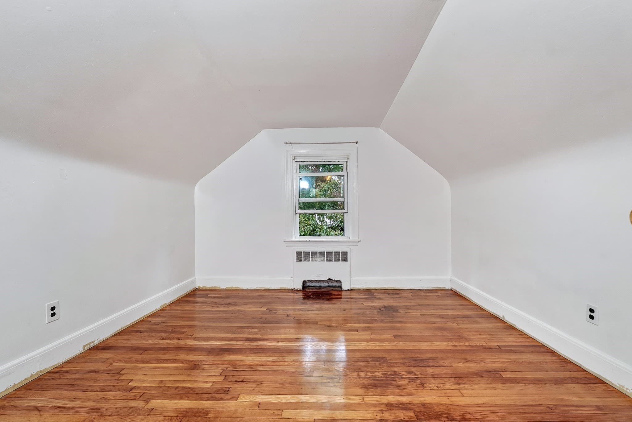 Single Family Residence at 89 Dutton St, Malden MA 02148, photo 10 of 20