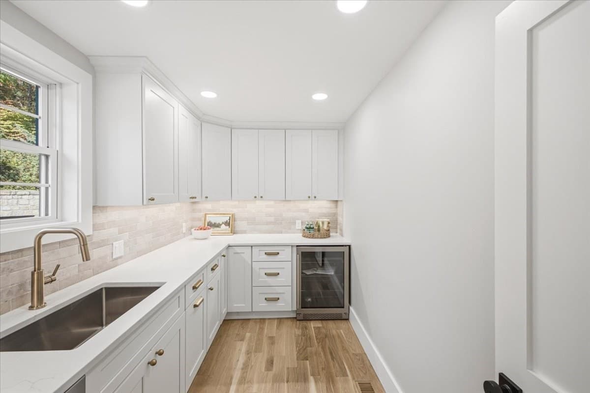 Single Family Residence at 6 Pheasant Hill St, Westwood MA 02090, Westwood, photo 12 of 42