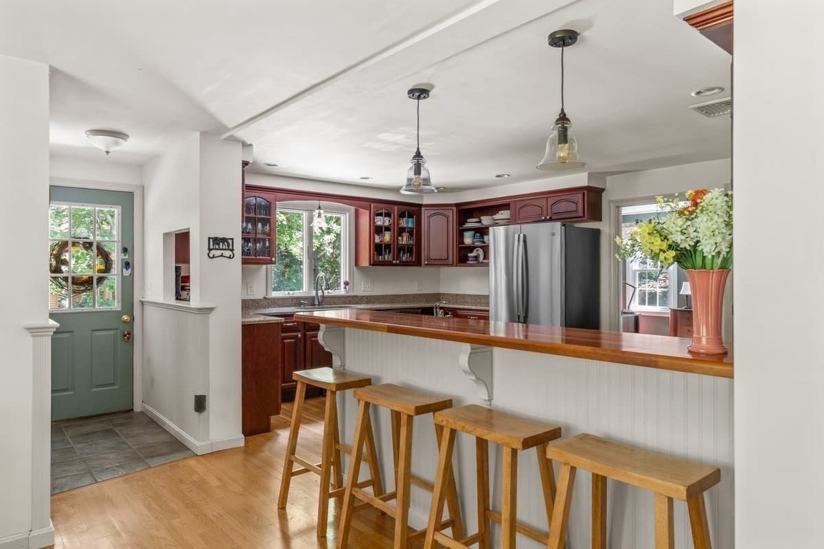 Single Family Residence at 865 Moraine St, Marshfield MA 02050, photo 13 of 42