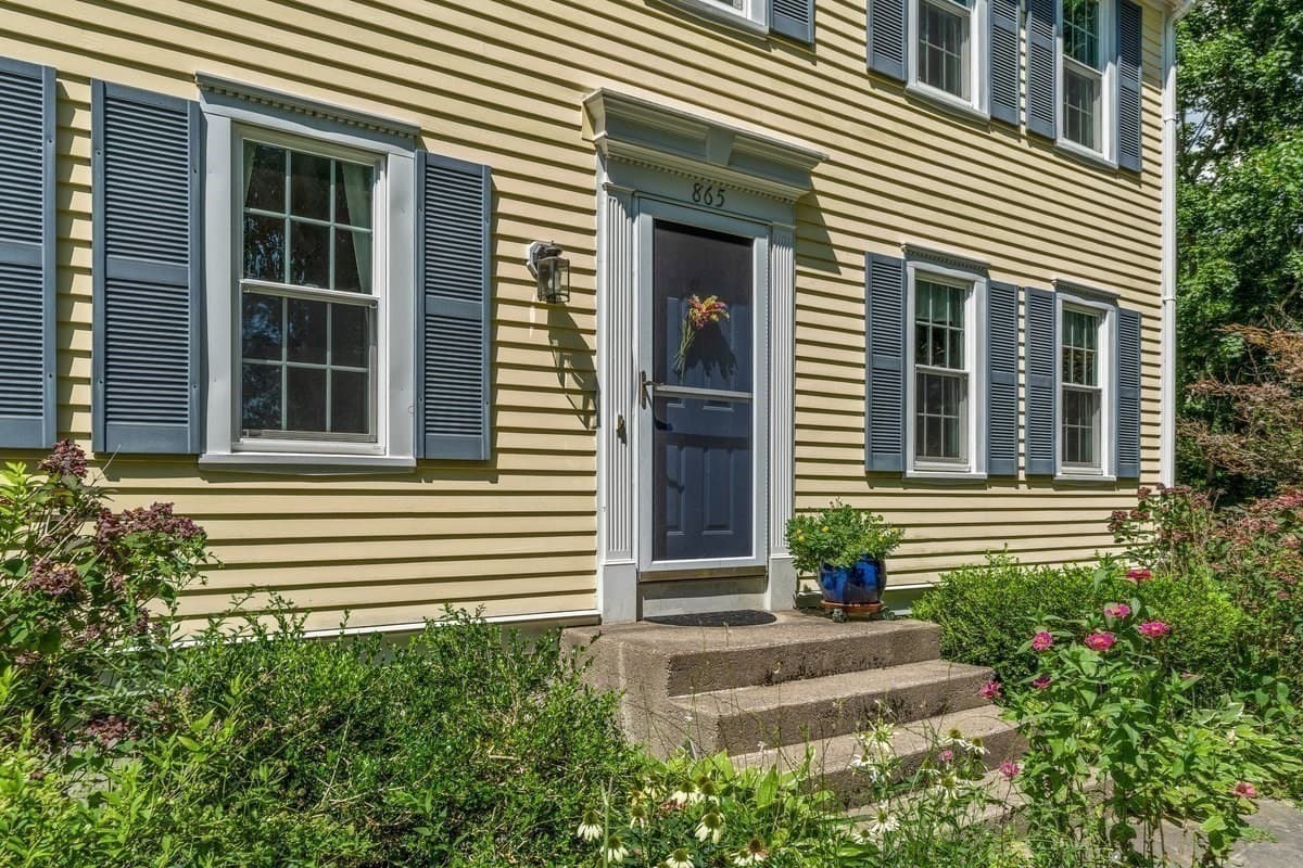 Single Family Residence at 865 Moraine St, Marshfield MA 02050, photo 3 of 42