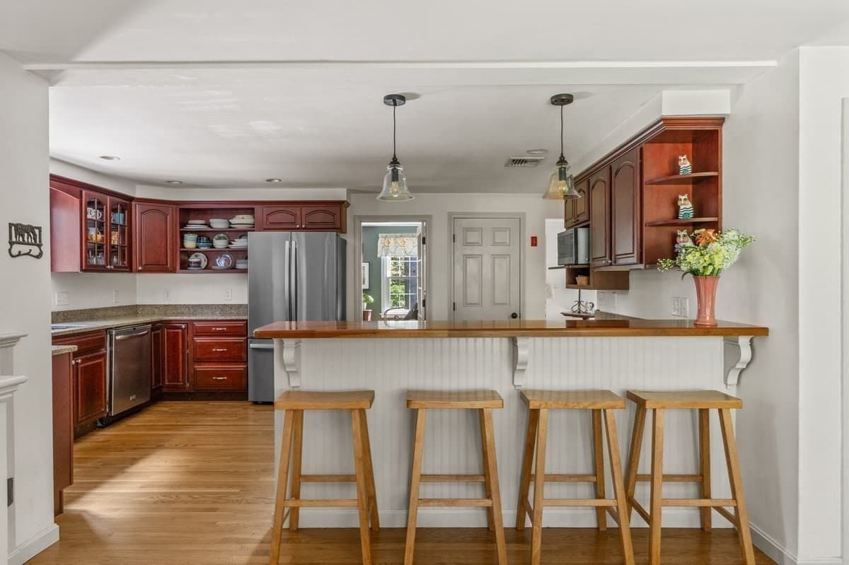 Single Family Residence at 865 Moraine St, Marshfield MA 02050, photo 14 of 42