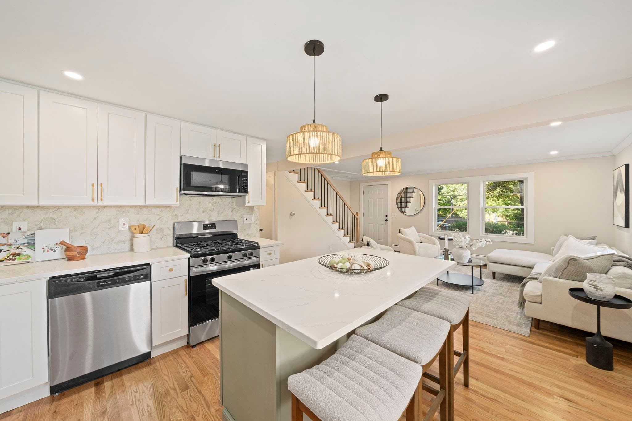 Single Family Residence at 206 Carver Road, Plymouth MA 02360, Plymouth, photo 2 of 19