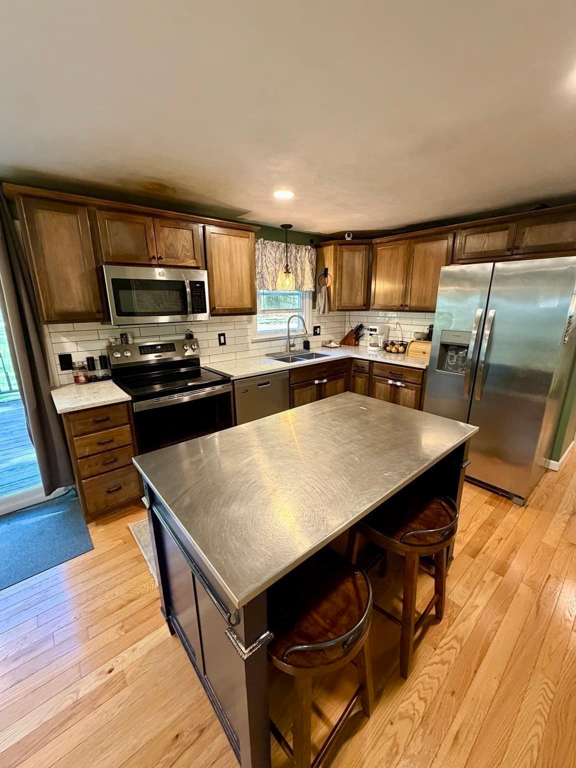 Single Family Residence at 158 Dudley Rd, Oxford MA 01540, photo 9 of 27