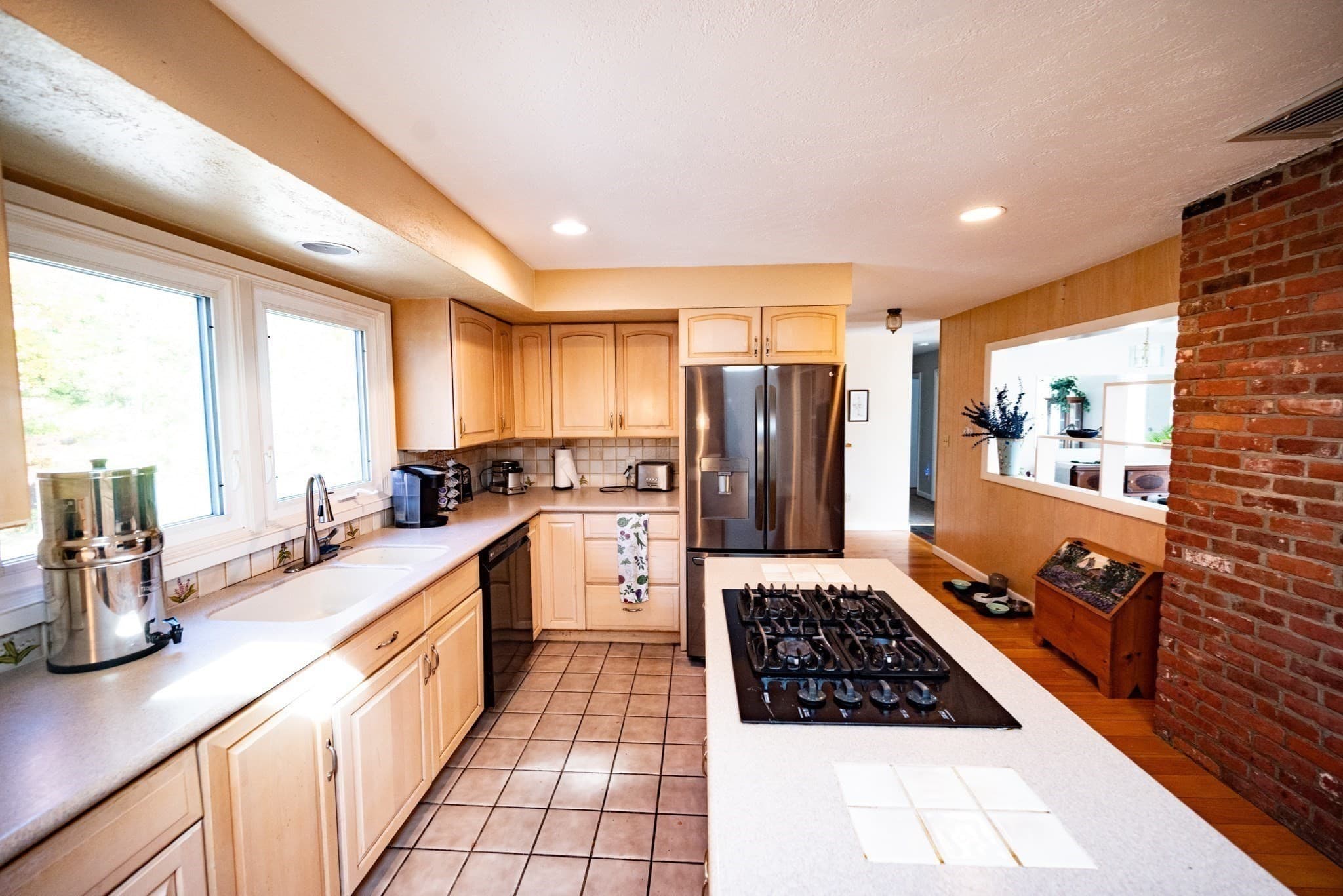 Single Family Residence at 112 Bonnydale Rd, Leominster MA 01453, photo 9 of 39