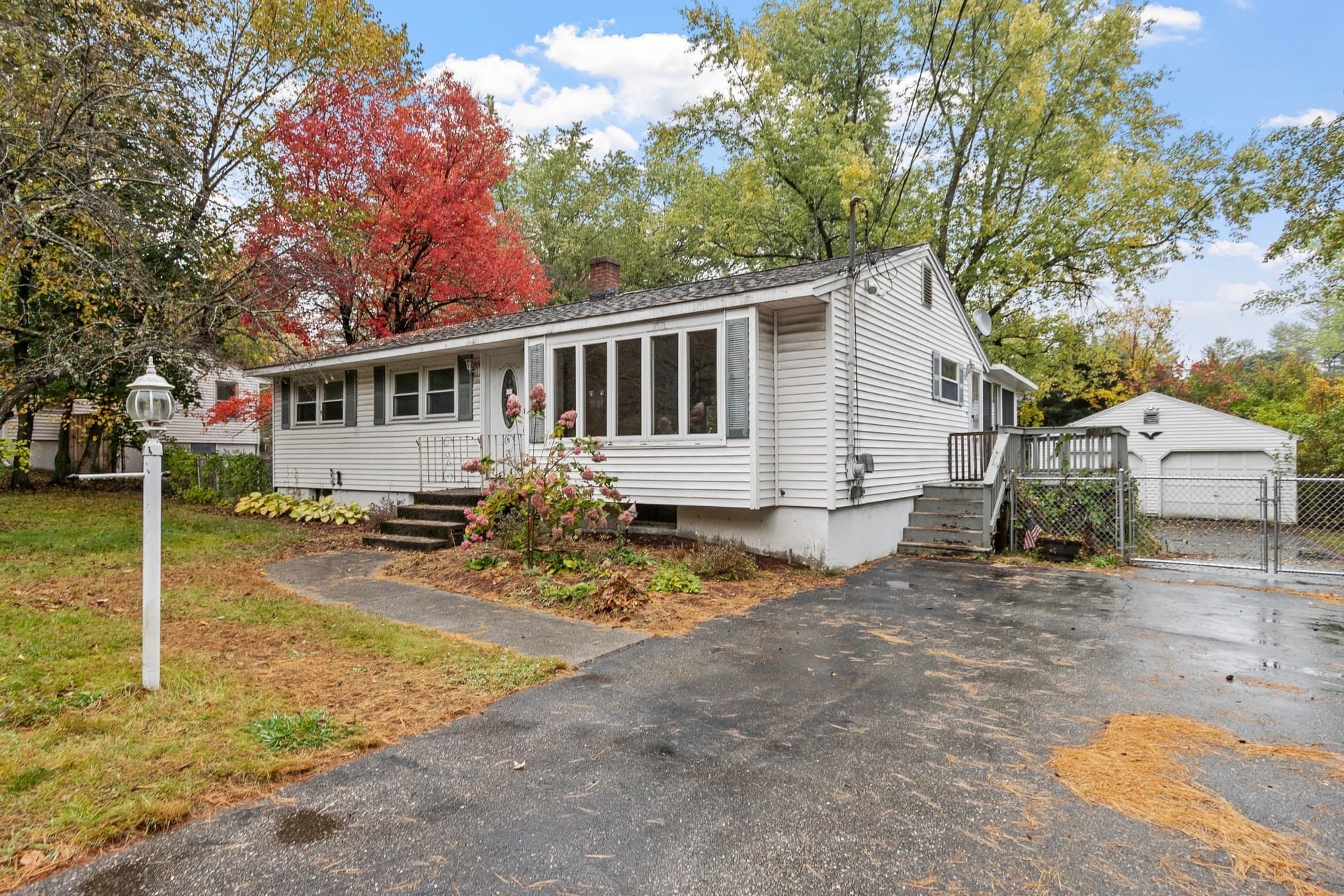 Single Family Residence at 1106 Wachusett St, Holden MA 01522, photo 2 of 41
