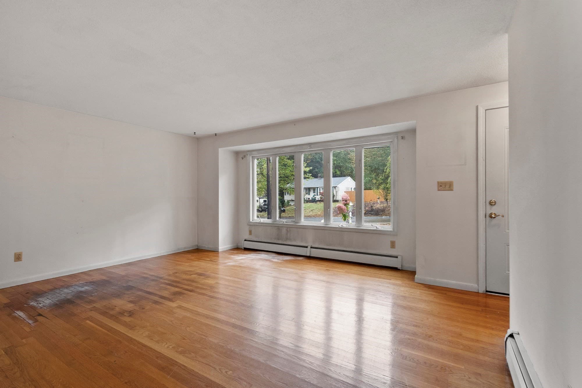 Single Family Residence at 1106 Wachusett St, Holden MA 01522, photo 16 of 41