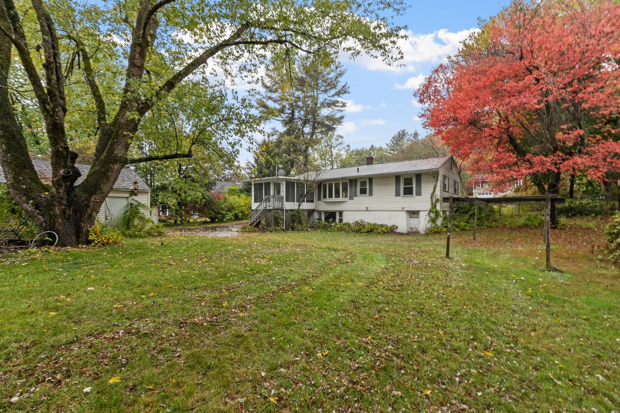 Single Family Residence at 1106 Wachusett St, Holden MA 01522, photo 5 of 41