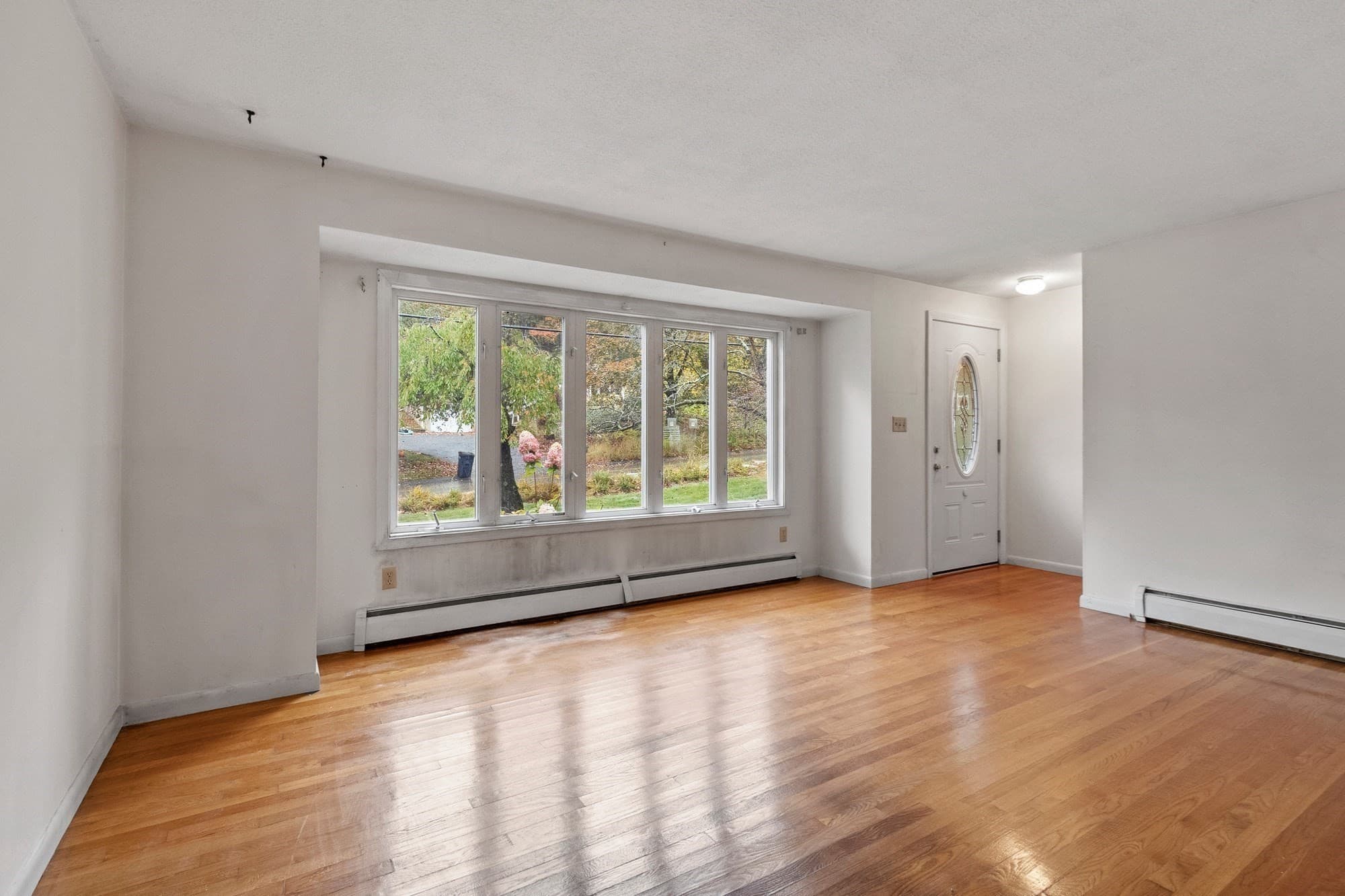Single Family Residence at 1106 Wachusett St, Holden MA 01522, photo 10 of 41