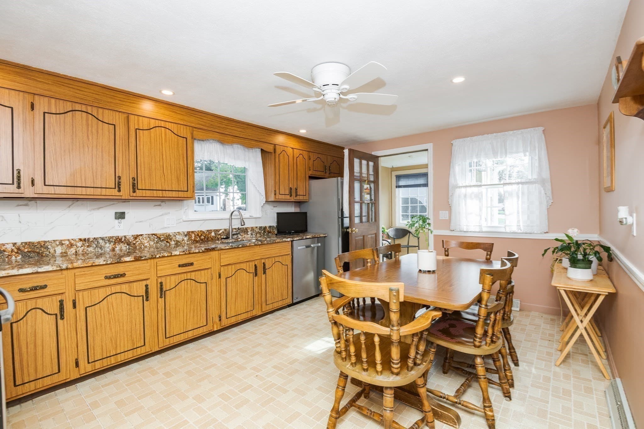Single Family Residence at 19 Sabino Farm Rd, Peabody MA 01960, photo 17 of 40