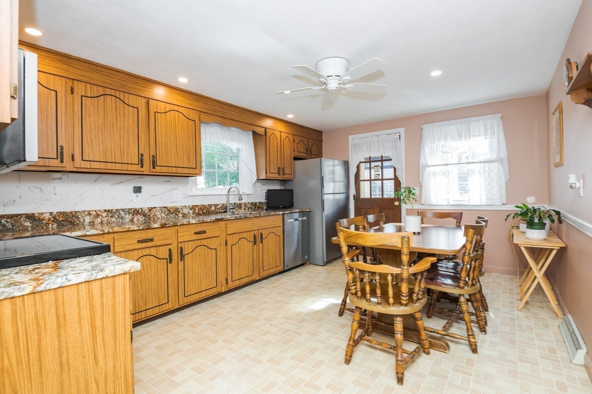 Single Family Residence at 19 Sabino Farm Rd, Peabody MA 01960, photo 16 of 40