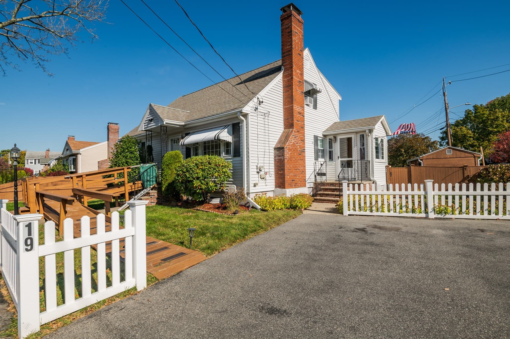 Single Family Residence at 19 Sabino Farm Rd, Peabody MA 01960, photo 3 of 40