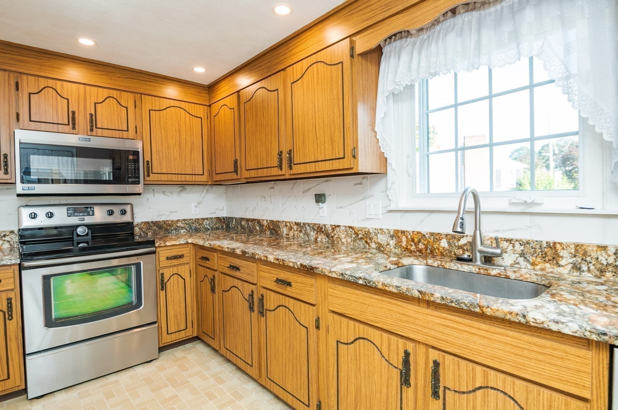 Single Family Residence at 19 Sabino Farm Rd, Peabody MA 01960, photo 15 of 40