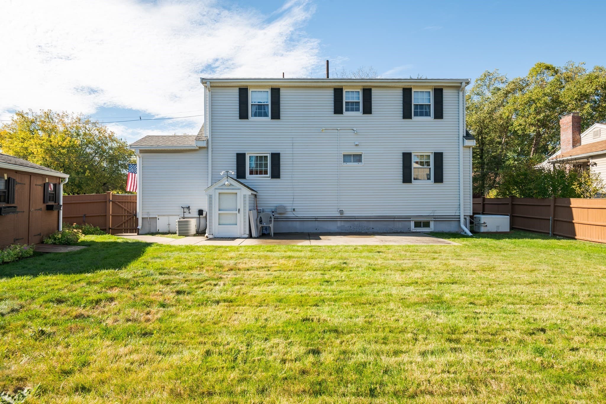 Single Family Residence at 19 Sabino Farm Rd, Peabody MA 01960, photo 8 of 40