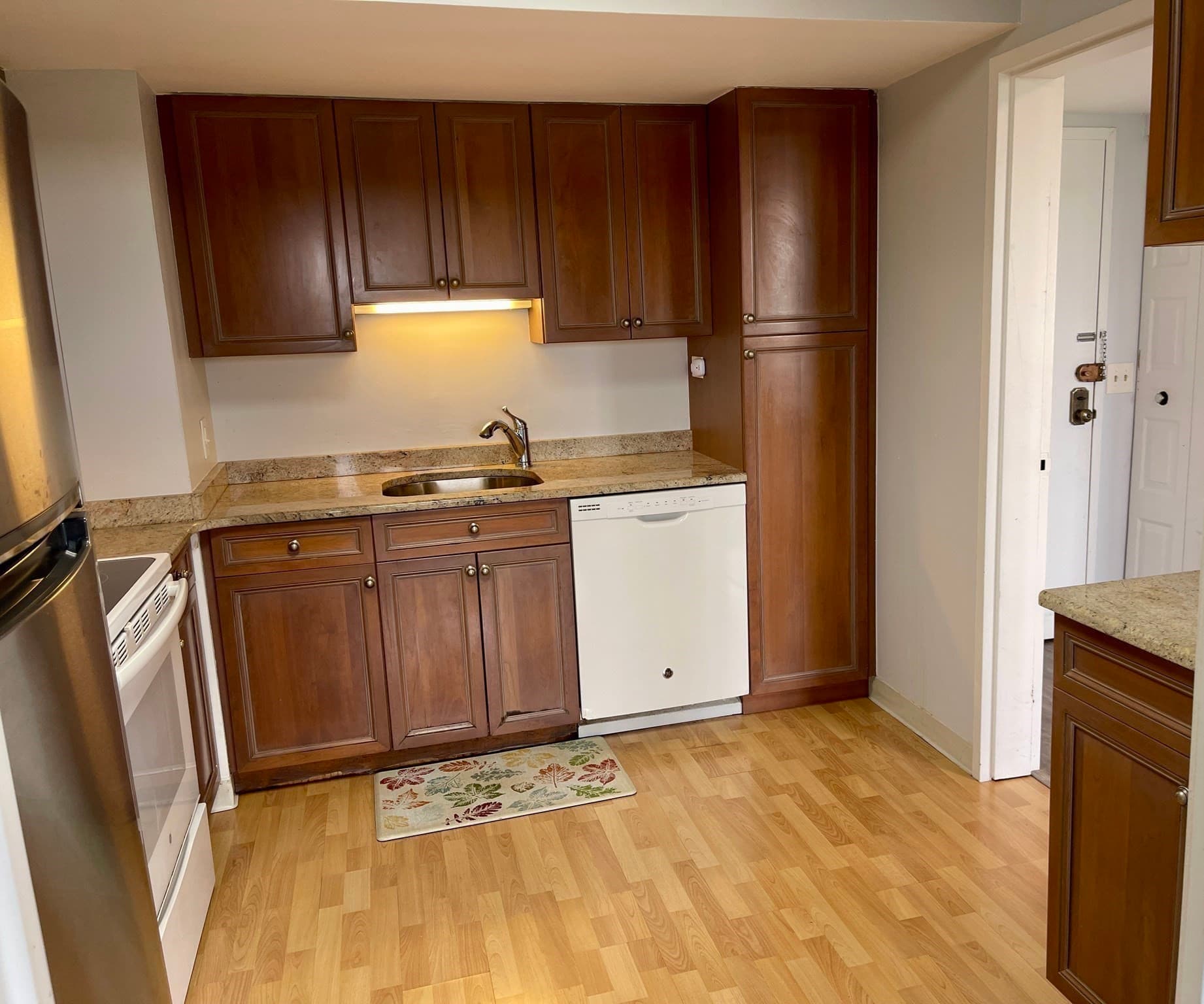Condominium at 250 Hammond Pond Parkway, Newton MA 02467, photo 13 of 22