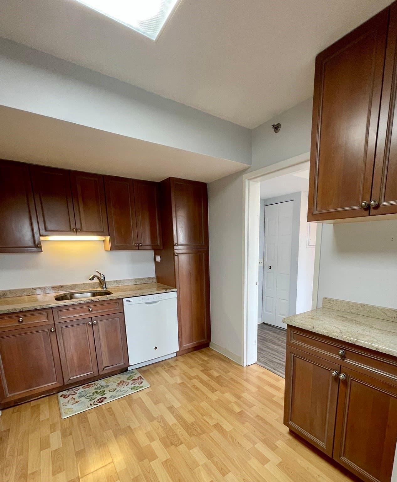 Condominium at 250 Hammond Pond Parkway, Newton MA 02467, photo 15 of 22