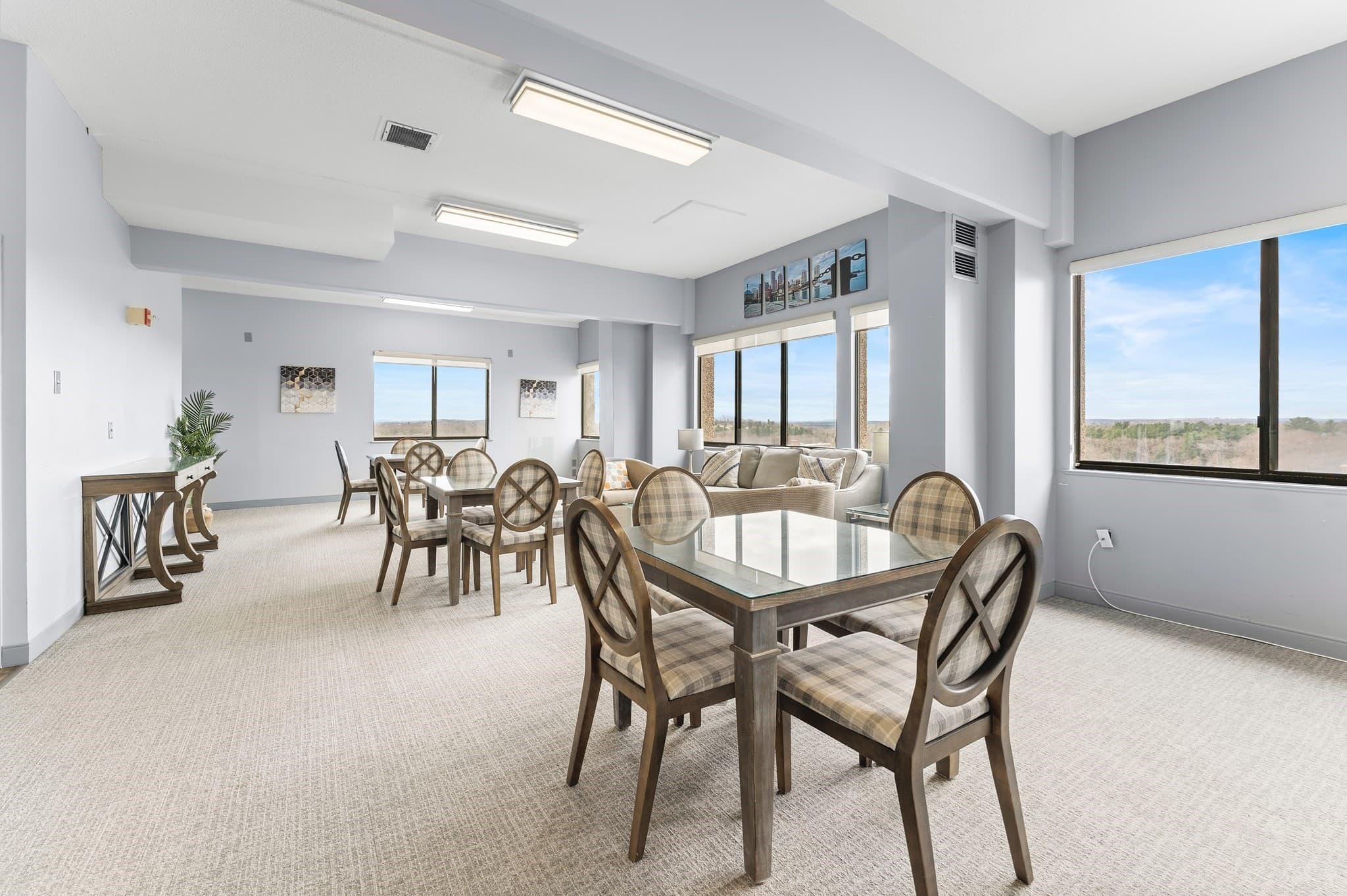 Condominium at 250 Hammond Pond Parkway, Newton MA 02467, photo 8 of 22