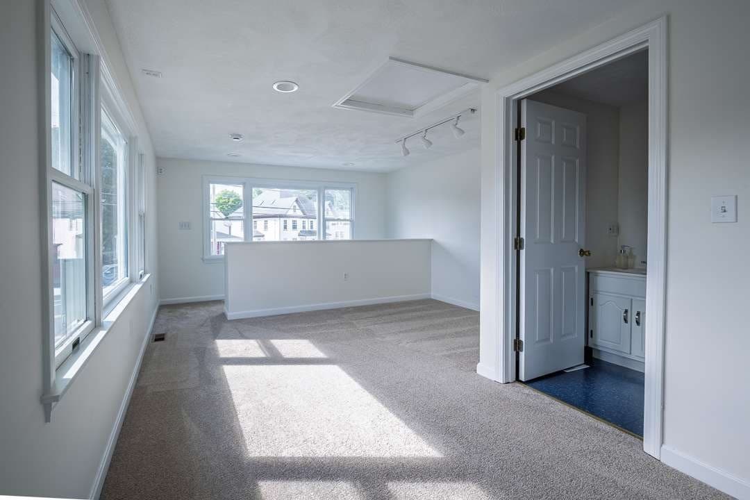 Condominium at 127 1/2 Bridge Street, Beverly MA 01915, photo 8 of 12