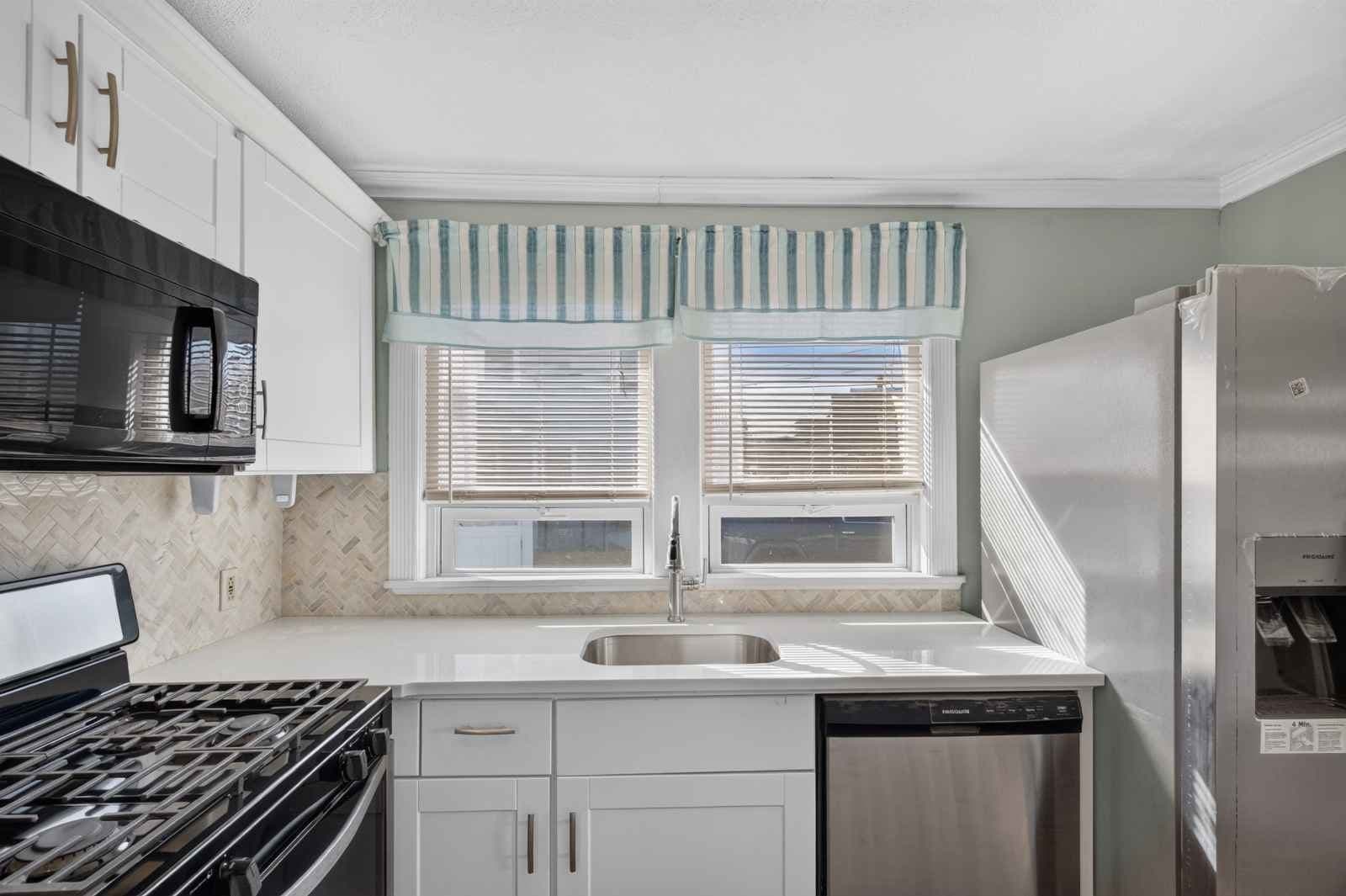 Condominium at 1020 Shirley St # 1020, Winthrop MA 02152, photo 19 of 23