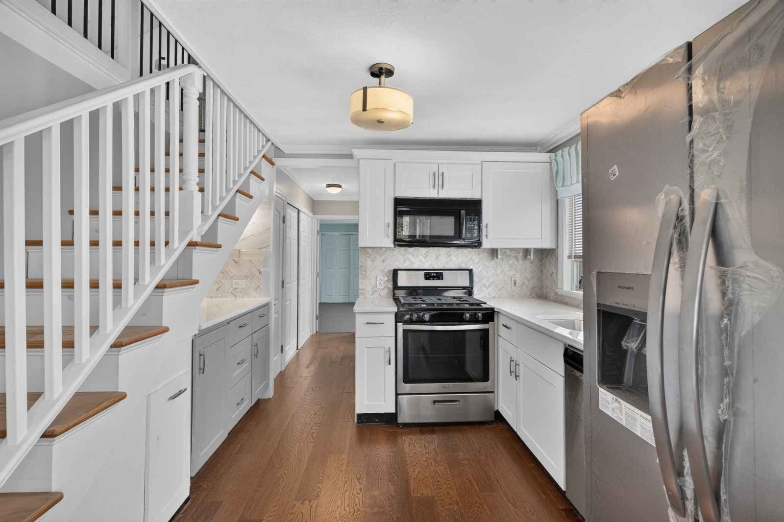 Condominium at 1020 Shirley St # 1020, Winthrop MA 02152, photo 8 of 23