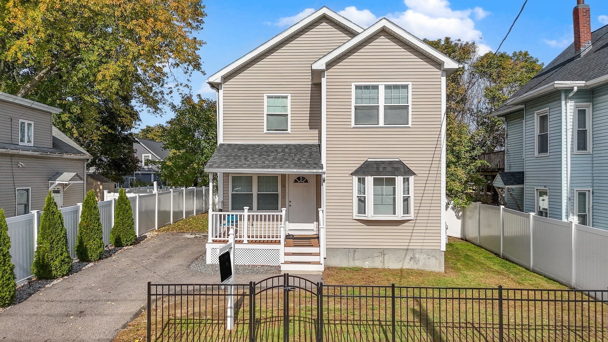 11 Blossom St, Lowell MA 01852