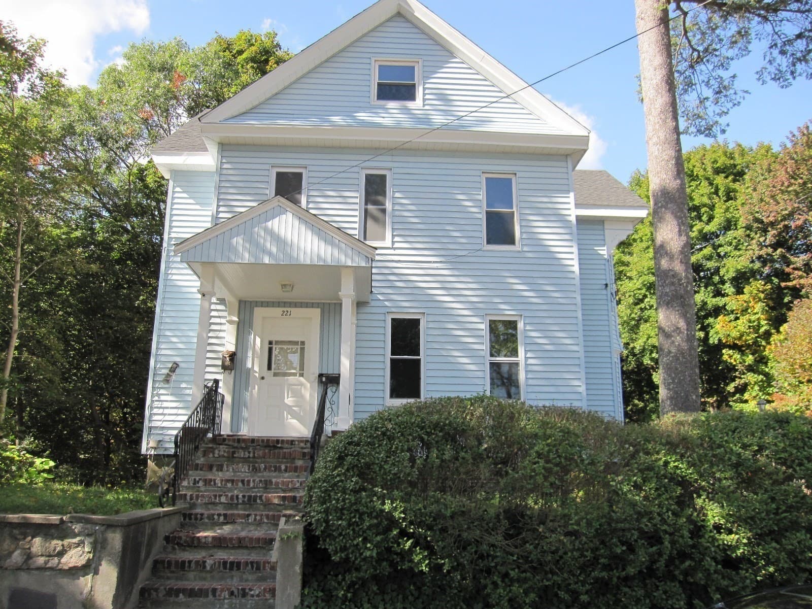Multi Family at 221 Arlington Street, Framingham MA 01702, Framingham, photo 2 of 23