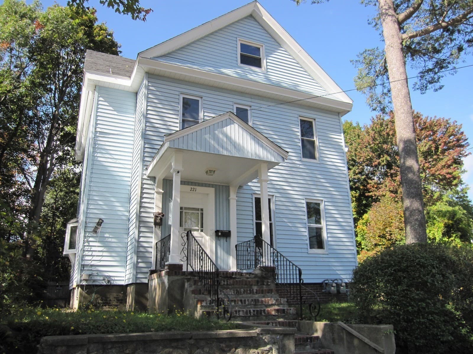 Multi Family at 221 Arlington Street, Framingham MA 01702, Framingham, photo 3 of 23