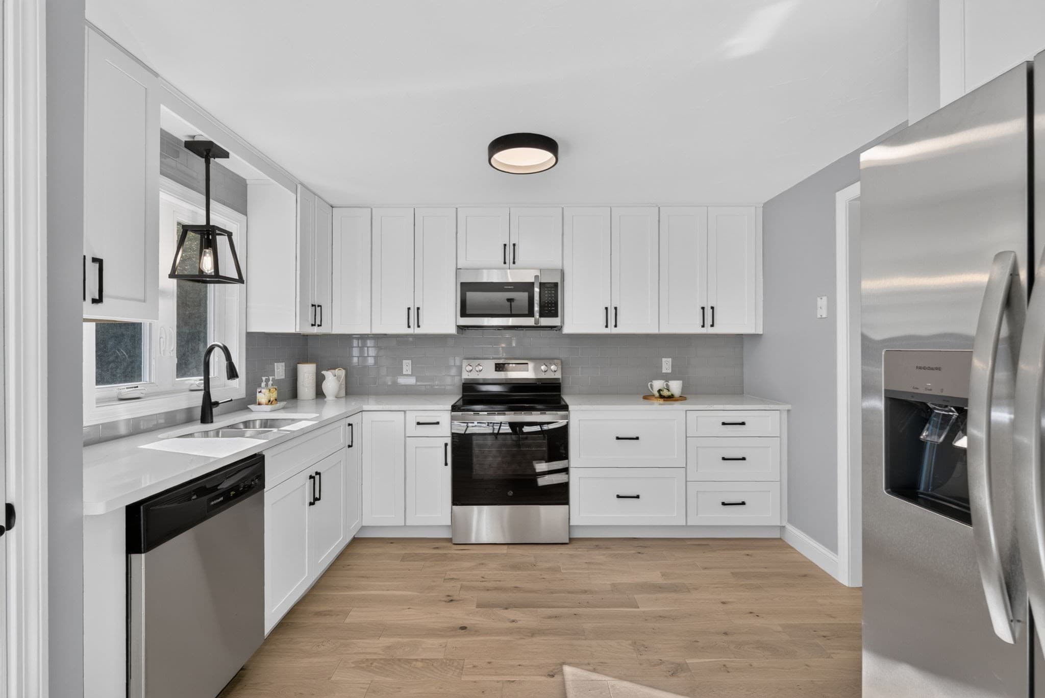 Single Family Residence at 8 Reid St, Raynham MA 02767, photo 9 of 42