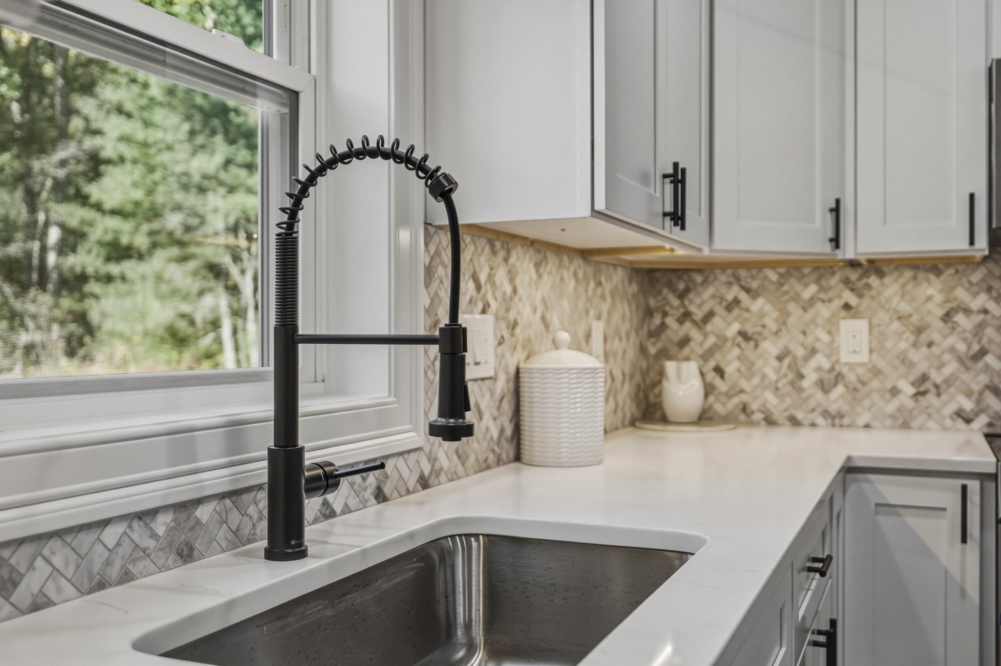 Single Family Residence at 255 Peterson Rd, Palmer MA 01069, photo 3 of 42