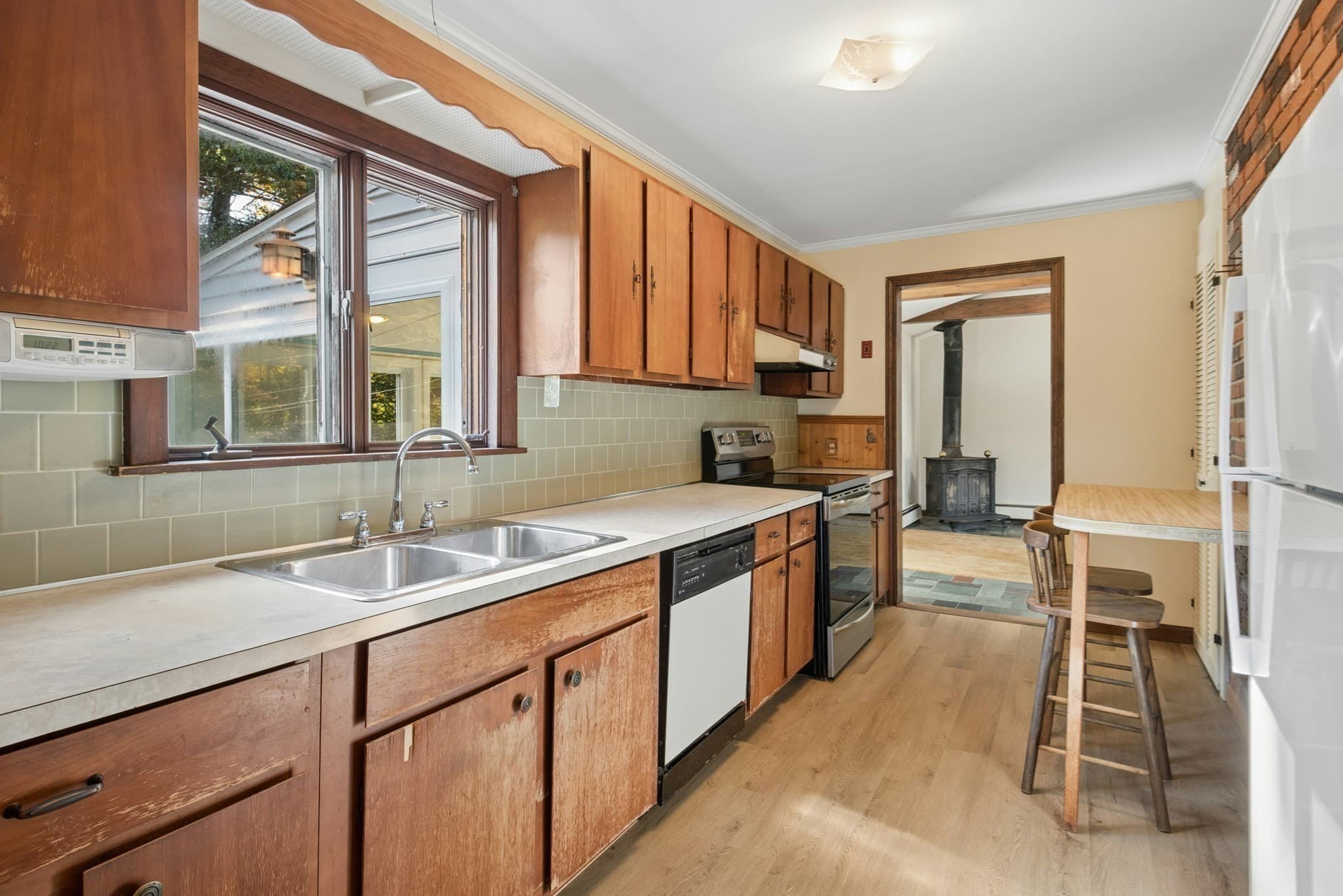 Single Family Residence at 39 Mellen St, Hopedale MA 01747, photo 3 of 37