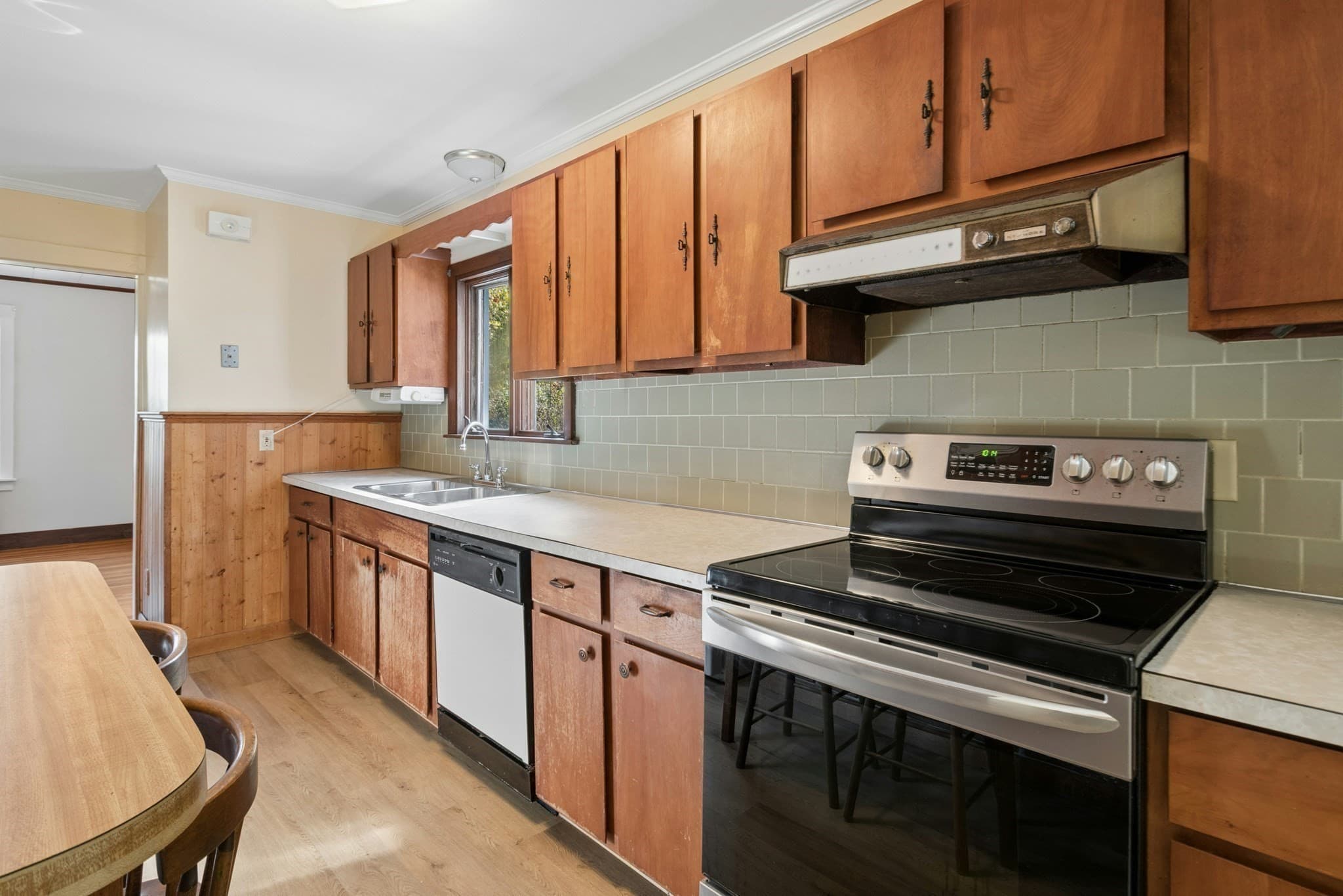 Single Family Residence at 39 Mellen St, Hopedale MA 01747, photo 5 of 37