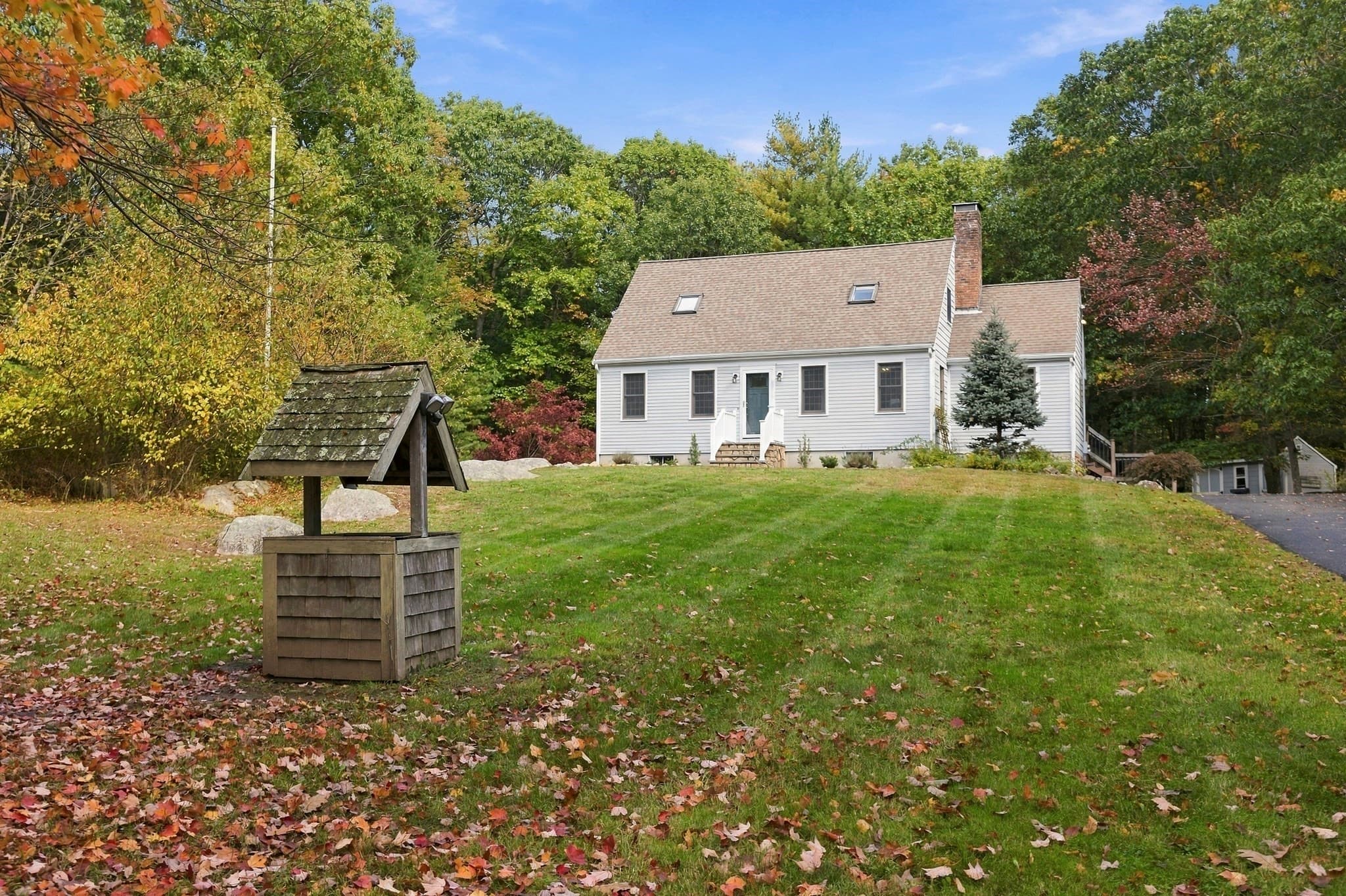 252 Leavitt St, Hingham MA 02043