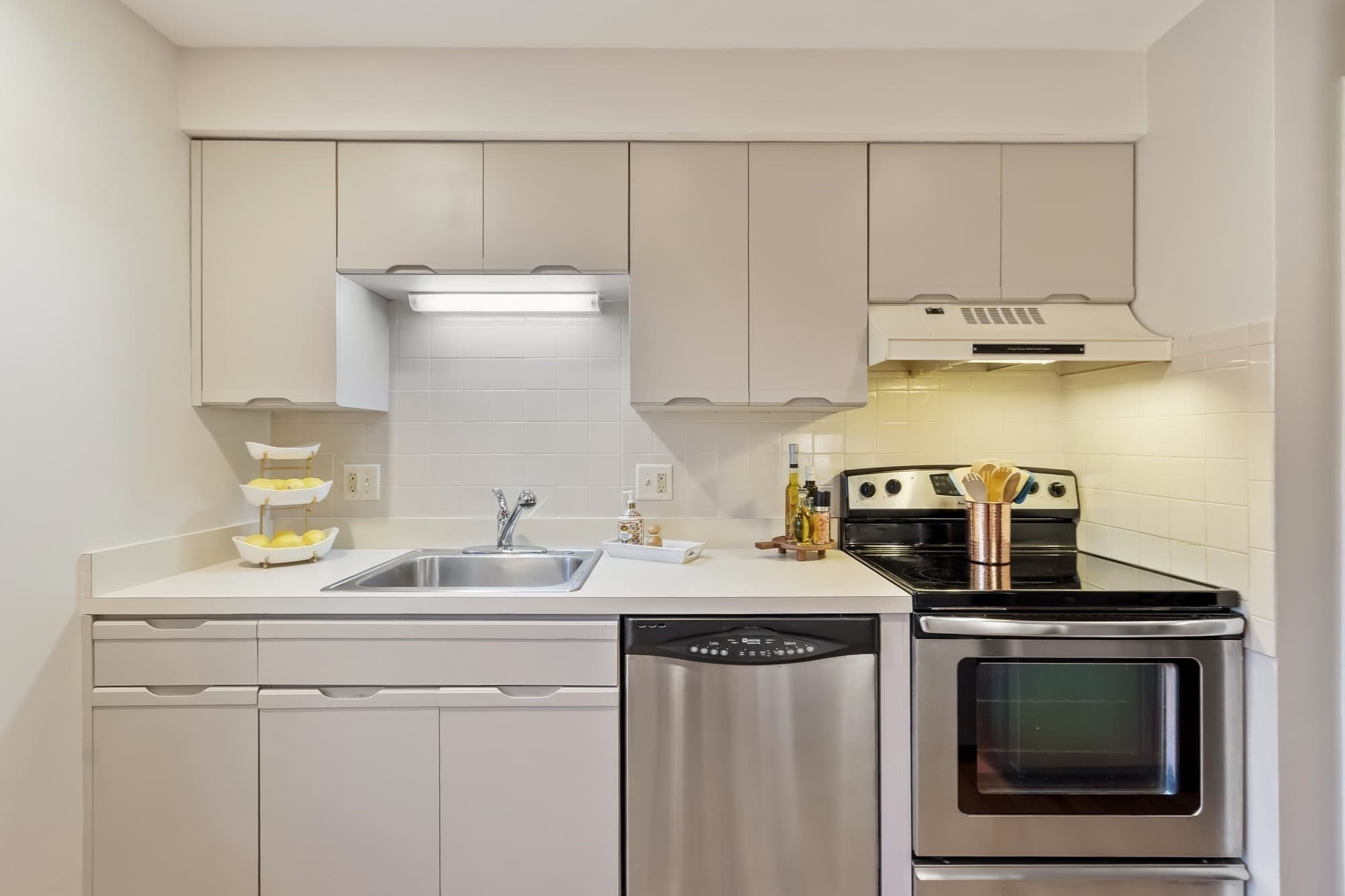 Condominium at 1904 Lewis O. Gray Drive # 1904, Saugus MA 01906, Saugus, photo 9 of 36