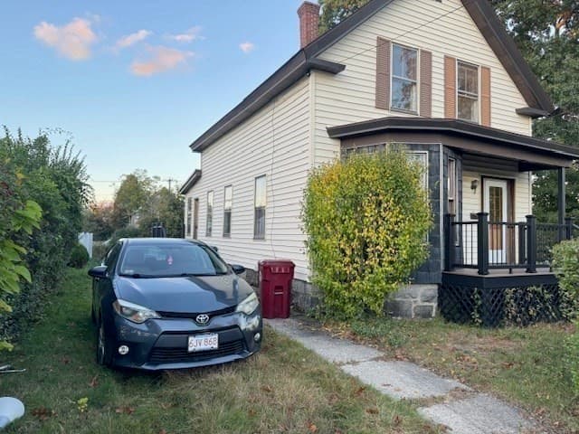 Single Family Residence at 181 W London, Lowell MA 01852, photo 3 of 35