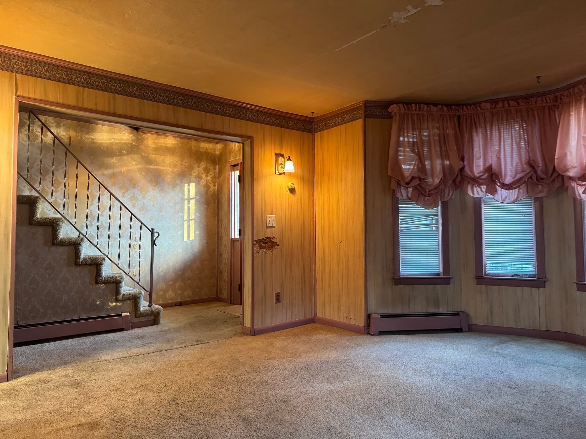 Single Family Residence at 181 W London, Lowell MA 01852, photo 18 of 35