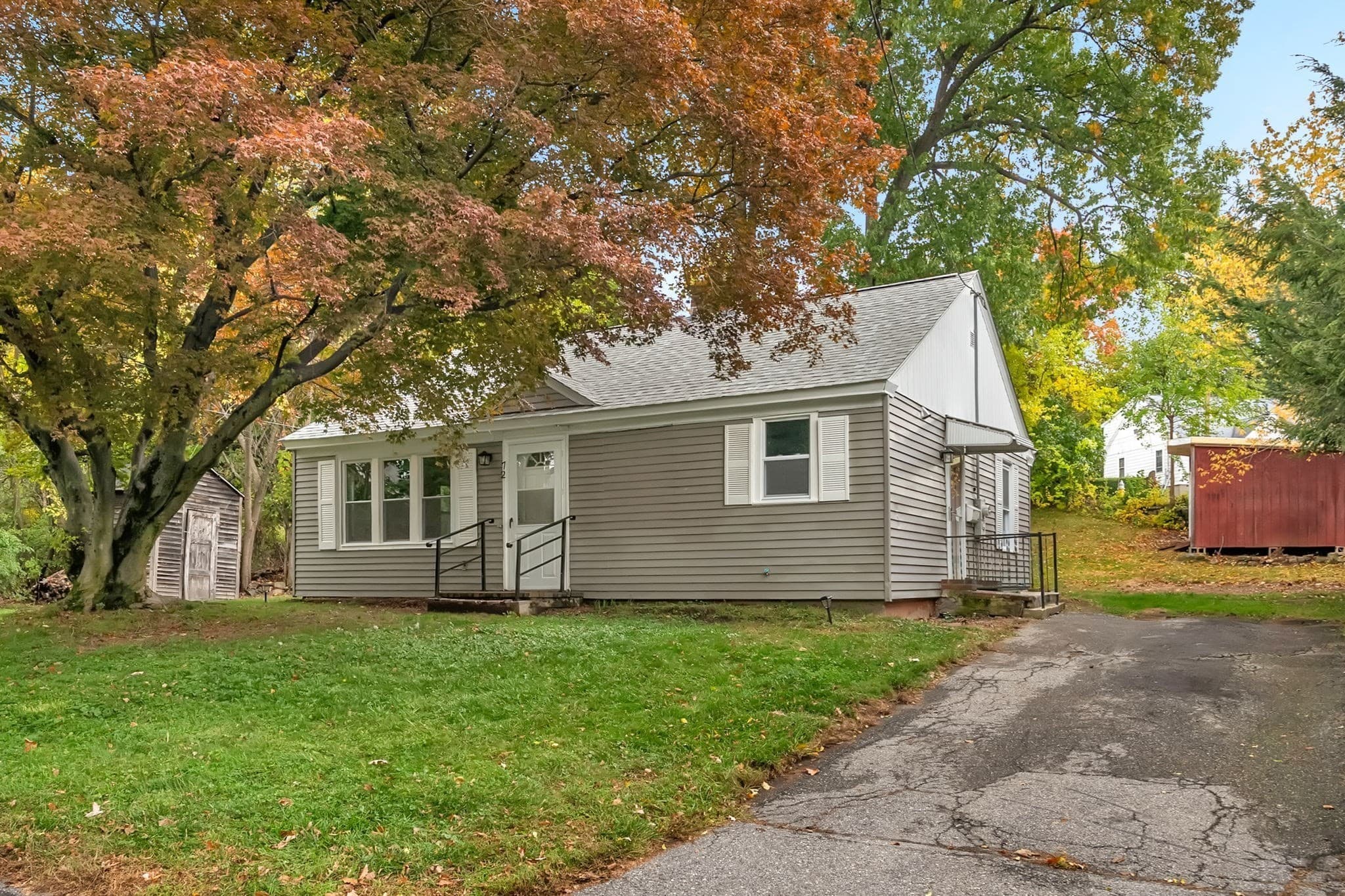 Single Family Residence at 72 Leeds St, Worcester MA 01606, photo 2 of 42