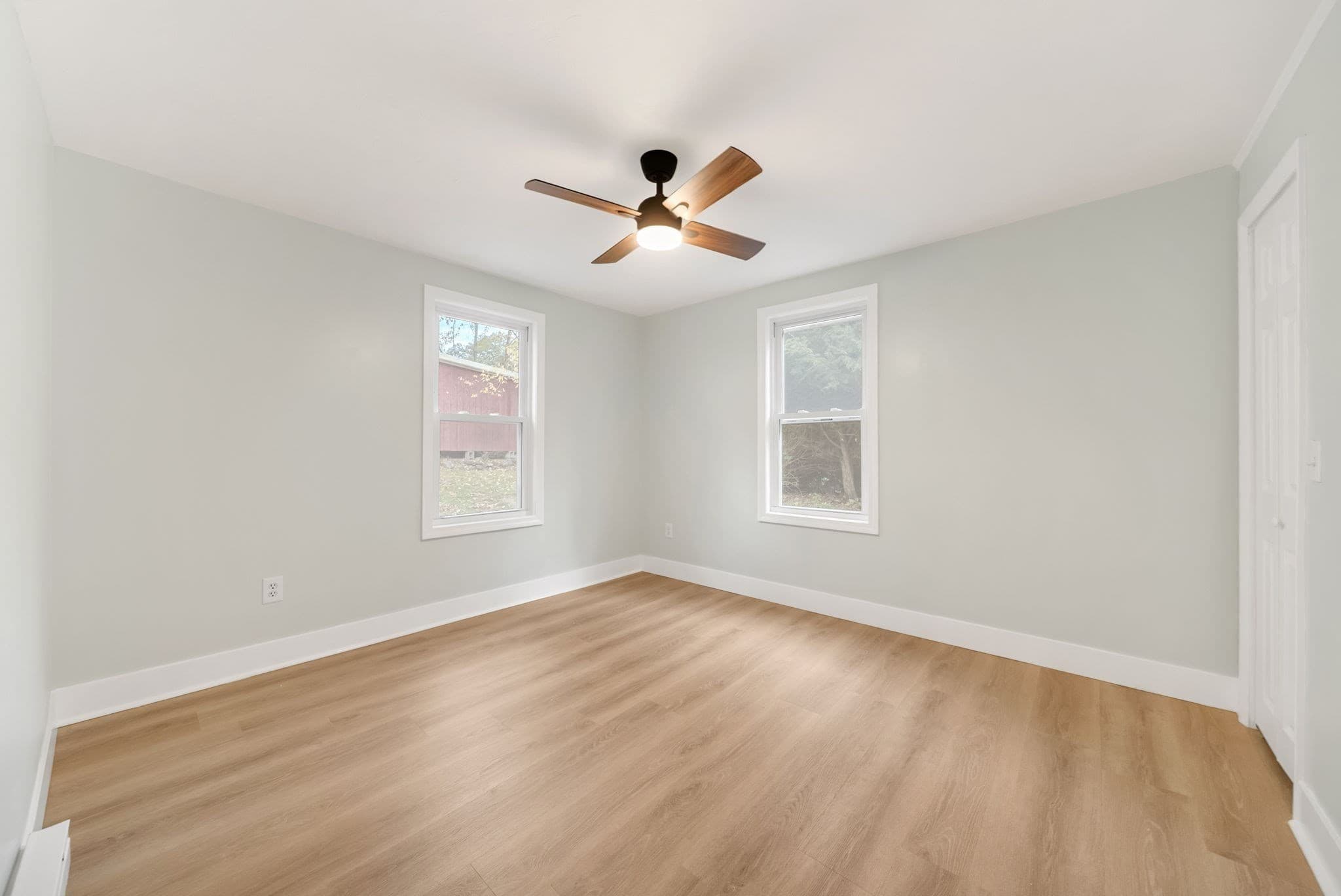 Single Family Residence at 72 Leeds St, Worcester MA 01606, photo 17 of 42