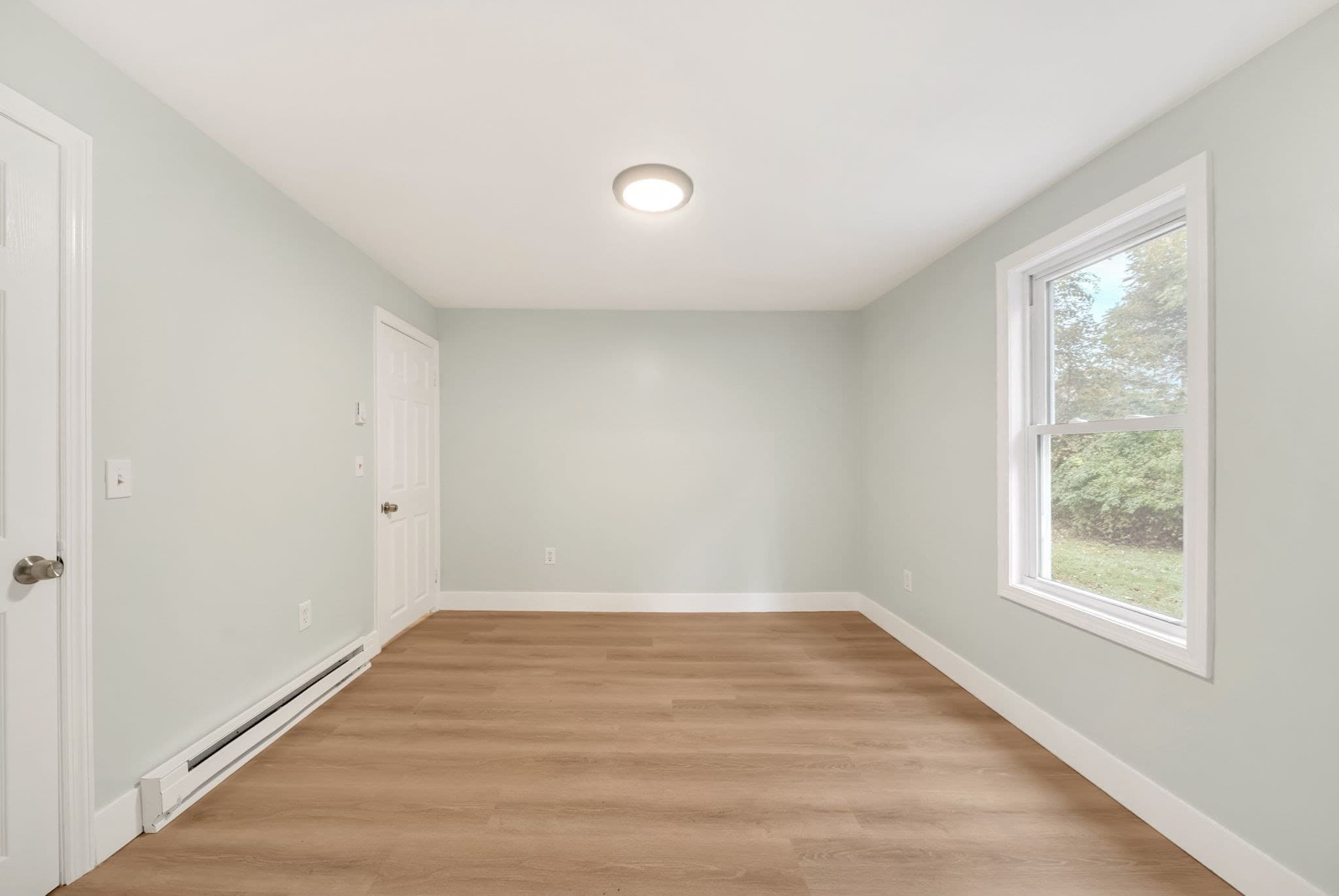 Single Family Residence at 72 Leeds St, Worcester MA 01606, photo 16 of 42