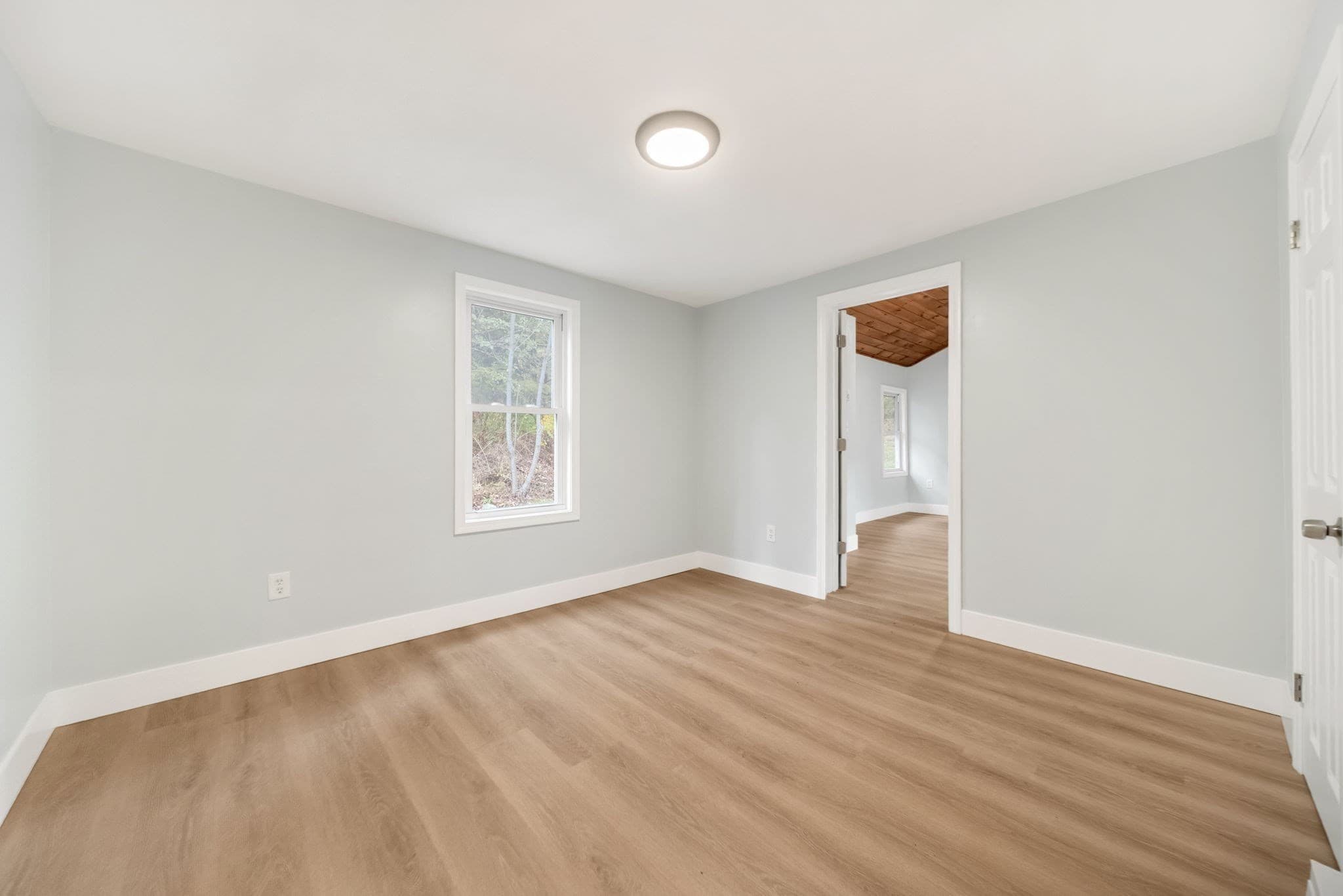 Single Family Residence at 72 Leeds St, Worcester MA 01606, photo 24 of 42