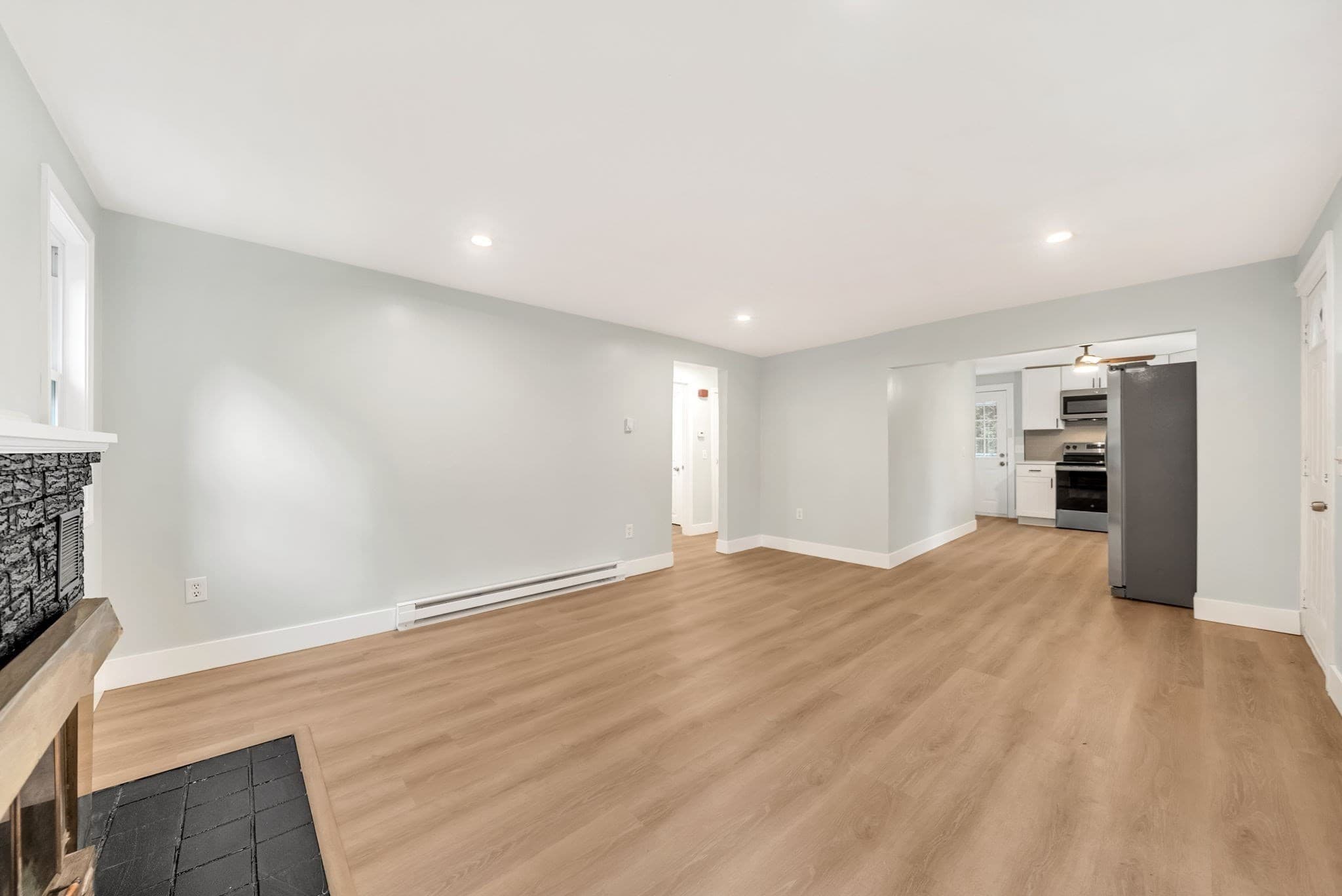 Single Family Residence at 72 Leeds St, Worcester MA 01606, photo 10 of 42
