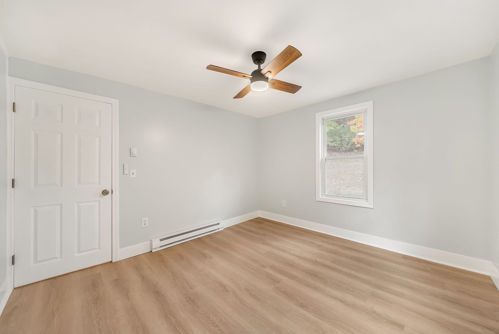 Single Family Residence at 72 Leeds St, Worcester MA 01606, photo 18 of 42