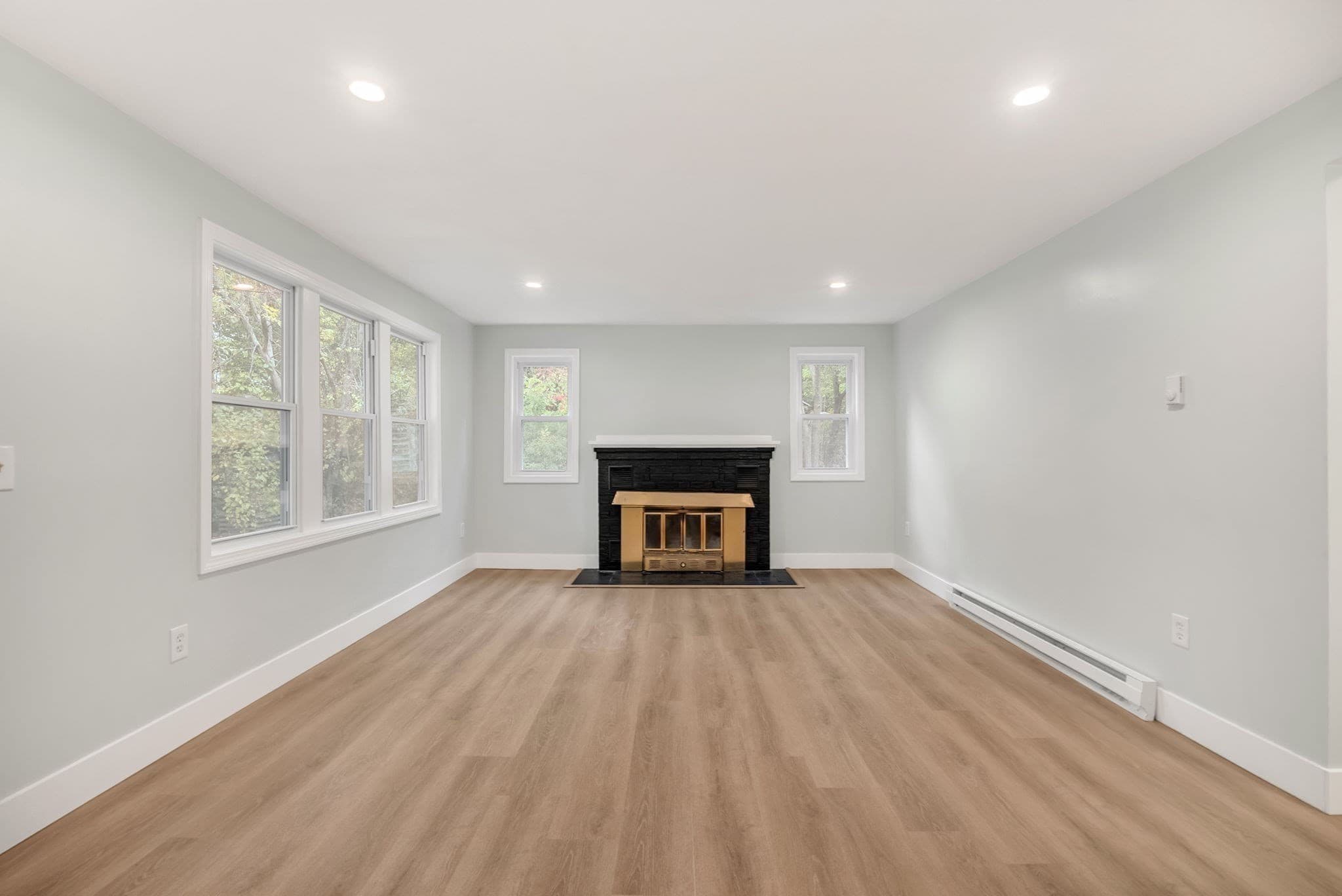 Single Family Residence at 72 Leeds St, Worcester MA 01606, photo 25 of 42