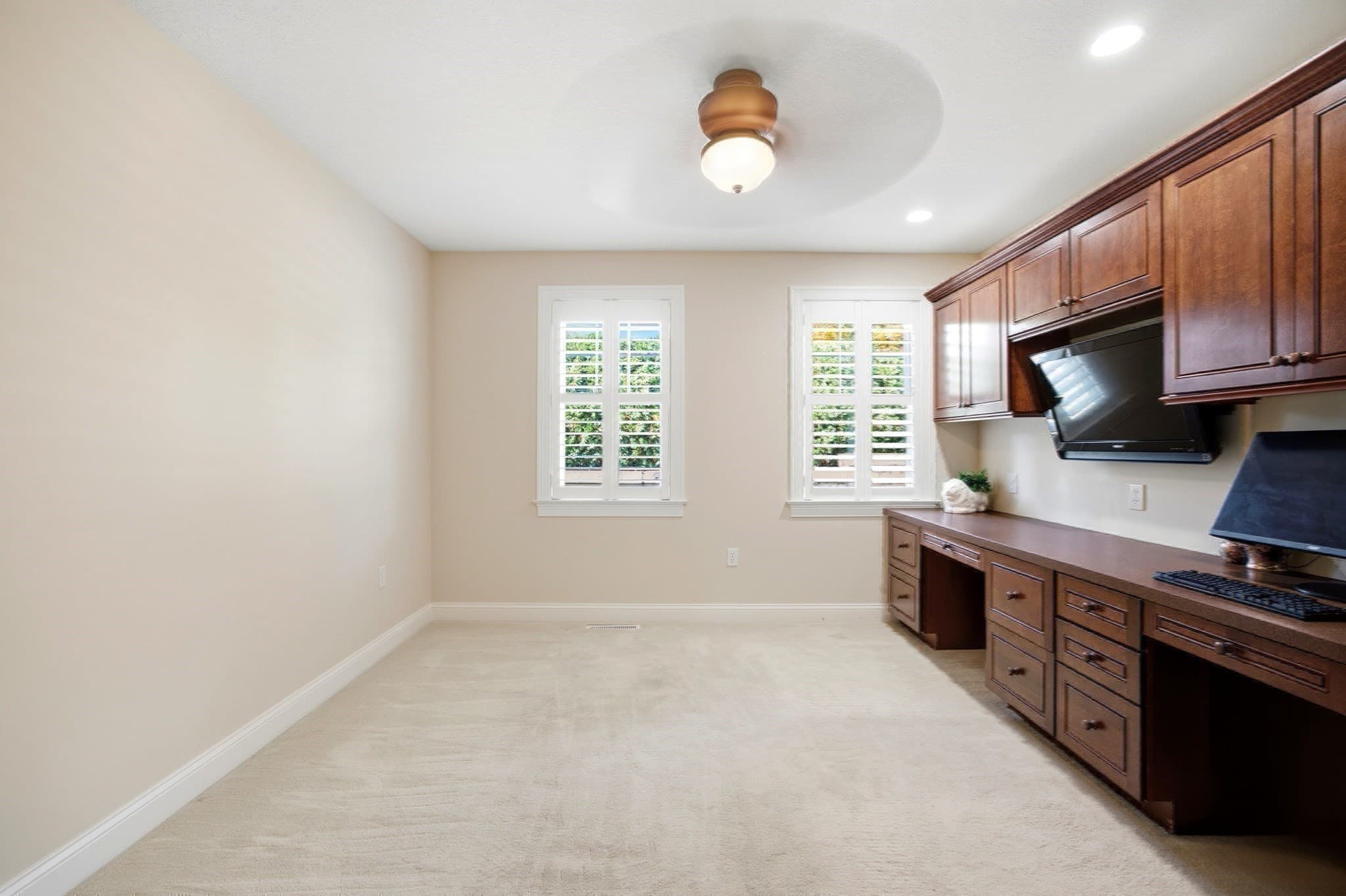 Condominium at 517 Ideal Ln # 508, Ludlow MA 01056, photo 24 of 38
