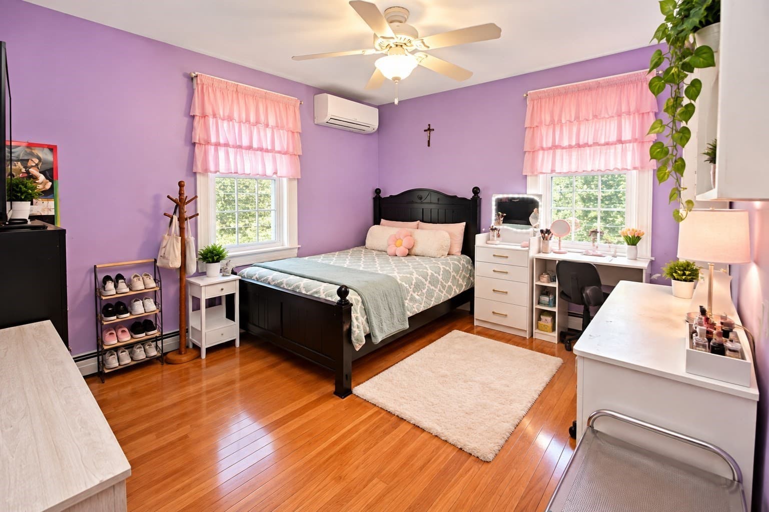 Single Family Residence at 10 Watch St, Leicester MA 01542, photo 6 of 15
